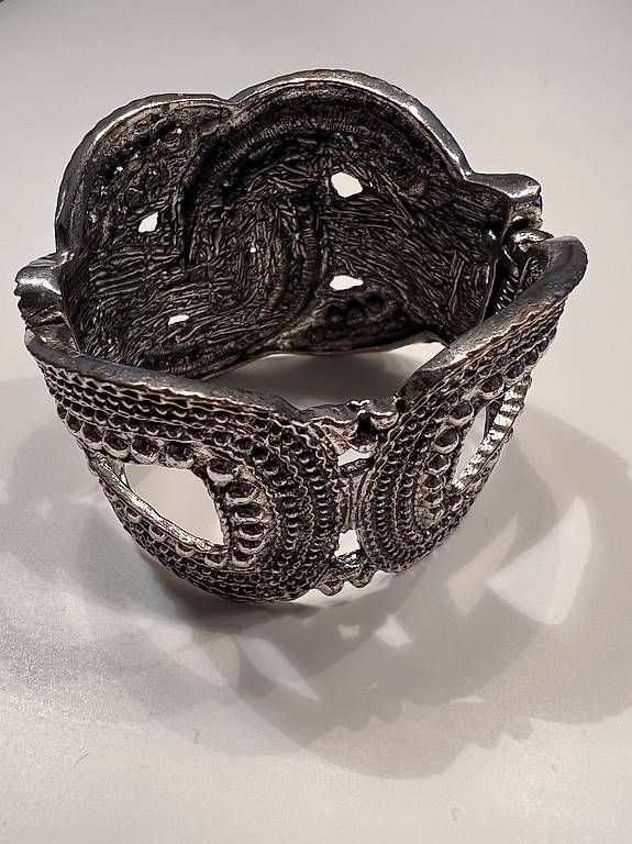Bracciali & Braccialetti: Braccialetto acciaio decorato  – Usato da Gordola venduto da Simijojo 4