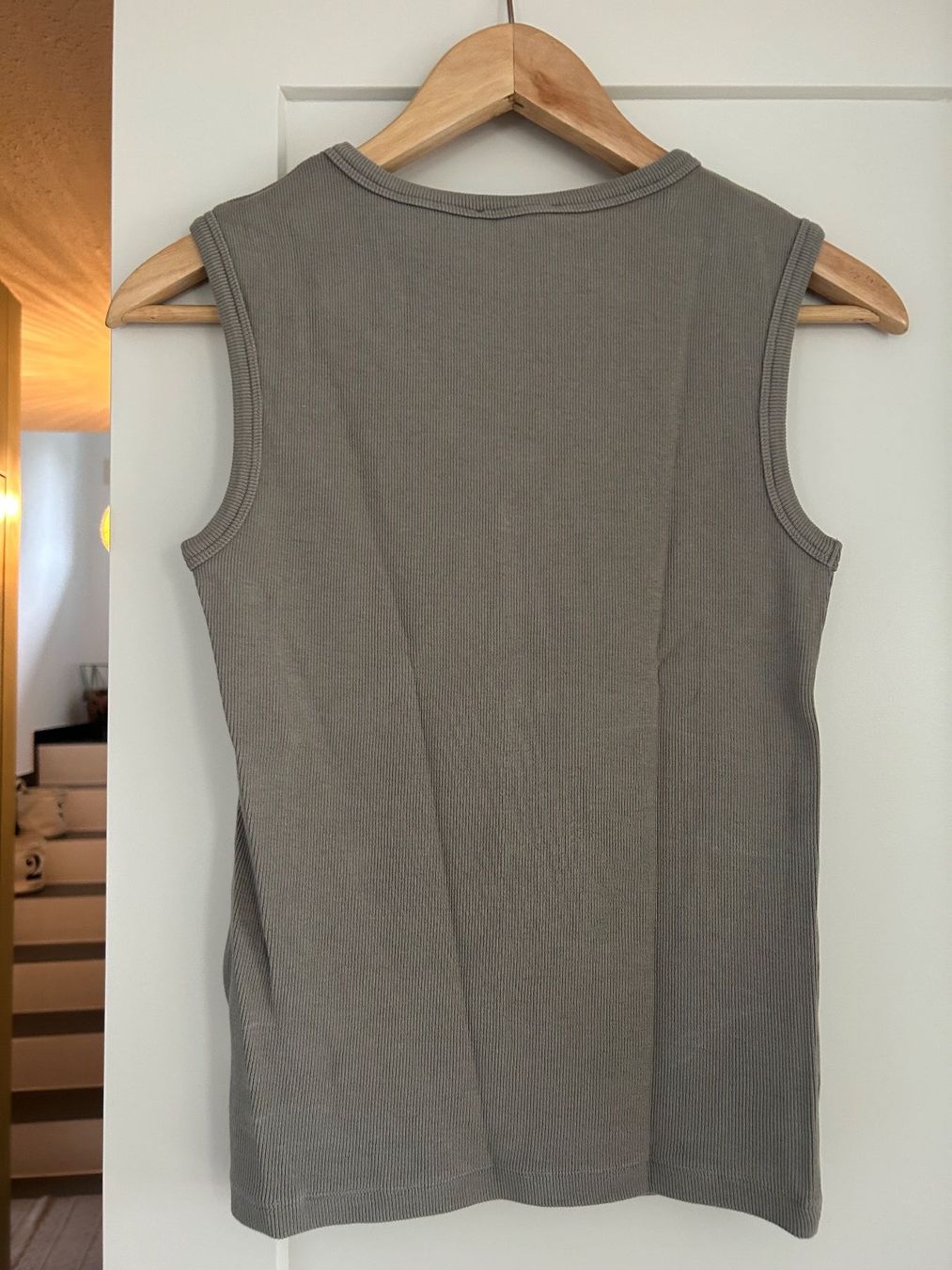 Top: Tanktop in Grau-Taupe – Usato da Winterthur venduto da neelom 2