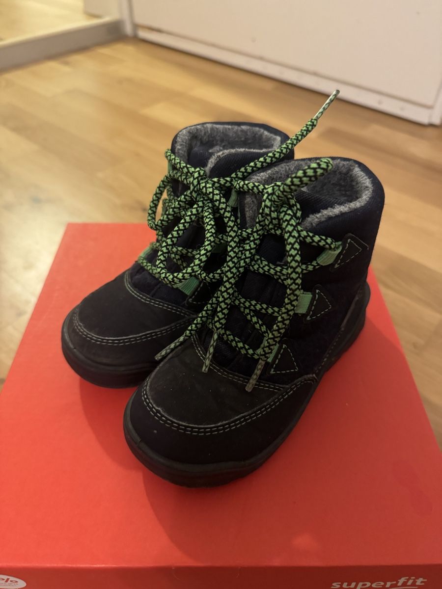Scarpe per ragazzi: Kinder Winterstiefel Grösse 25 gute Zustand – Usato da Winterthur venduto da Lili0708