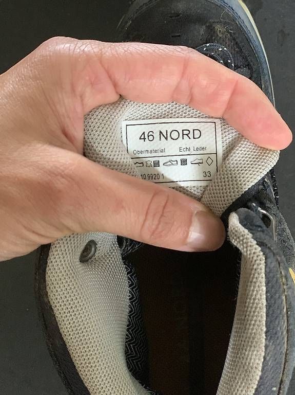 Scarpe per ragazzi: Wander- und Trekkingschuhe waterproof Grösse 33 – Usato da Oberlunkhofen venduto da Eichhoernli14 2