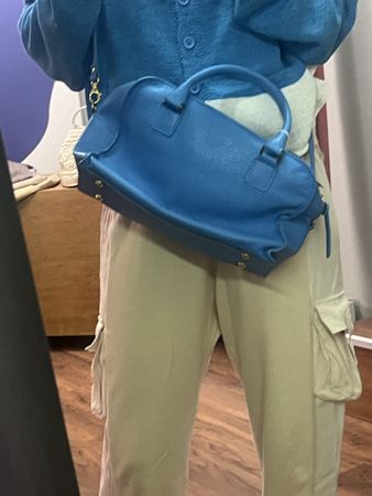 Ledertasche made in Italy spez.Farbe prakt.Grösse 