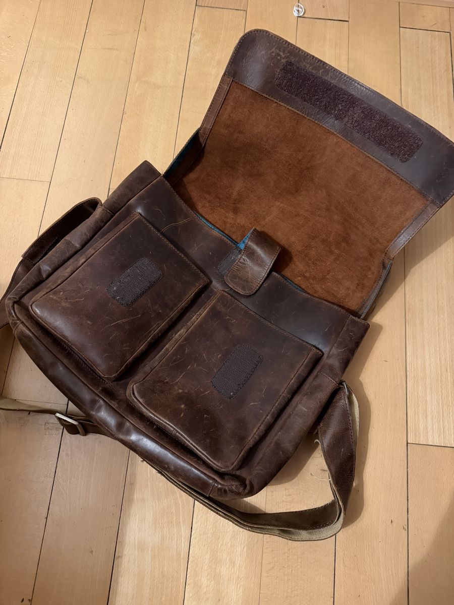 Aunts & Uncles Sacs: Aunt and Uncles Laptoptasche – D'occasion à Basel par schaeryo 1