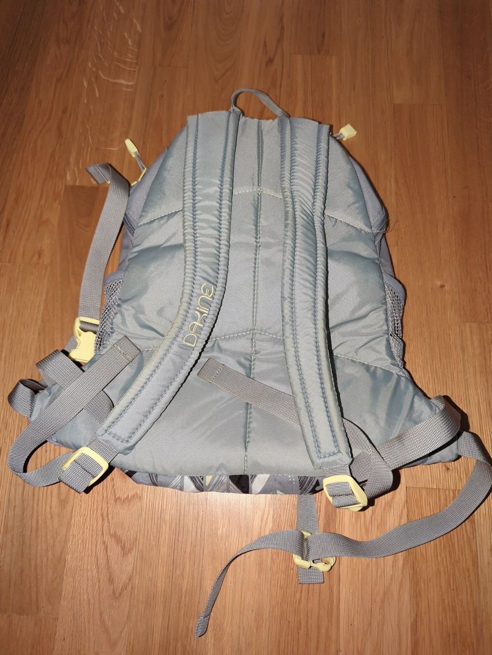 Dakine Zaini: Dakine Rucksack/top Zustand – Usato da Zug venduto da sunshinestateofmind 1