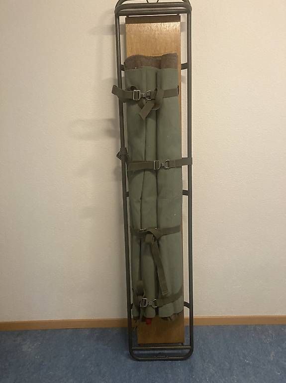 Armi bianche: Schweizer Armee Sanitätstragbahre – Usato da zürich venduto da Apfel2 2