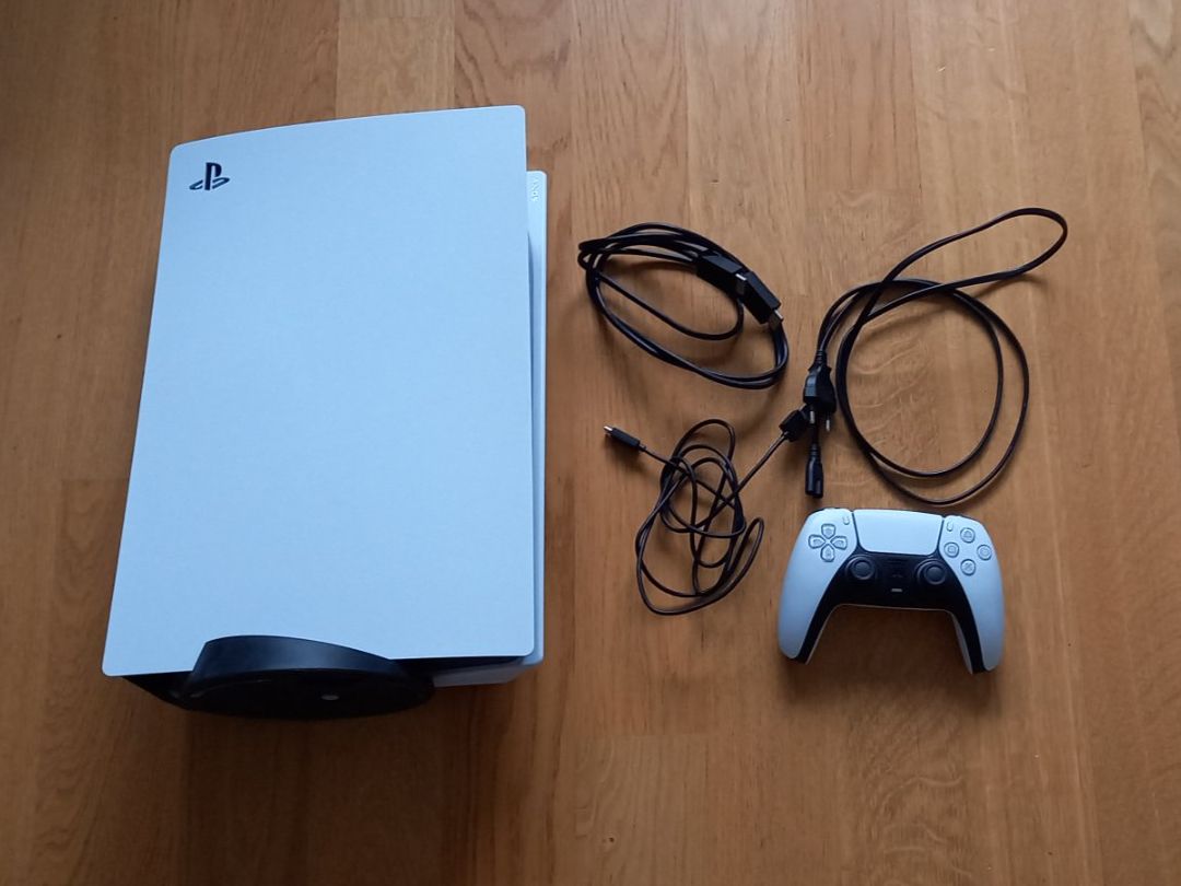 Sony Console: Ps5 Konsole mit CD Laufwerk – Usato da Luzern venduto da Brokiland
