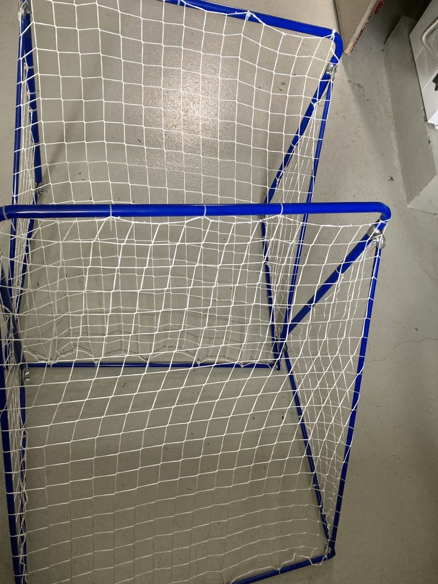 Porte da calcio e da hockey: Streethockey Tore 6Packungen – Nuovo (secondo la descrizione) da Lenggenwil venduto da ochsengrillerSG
