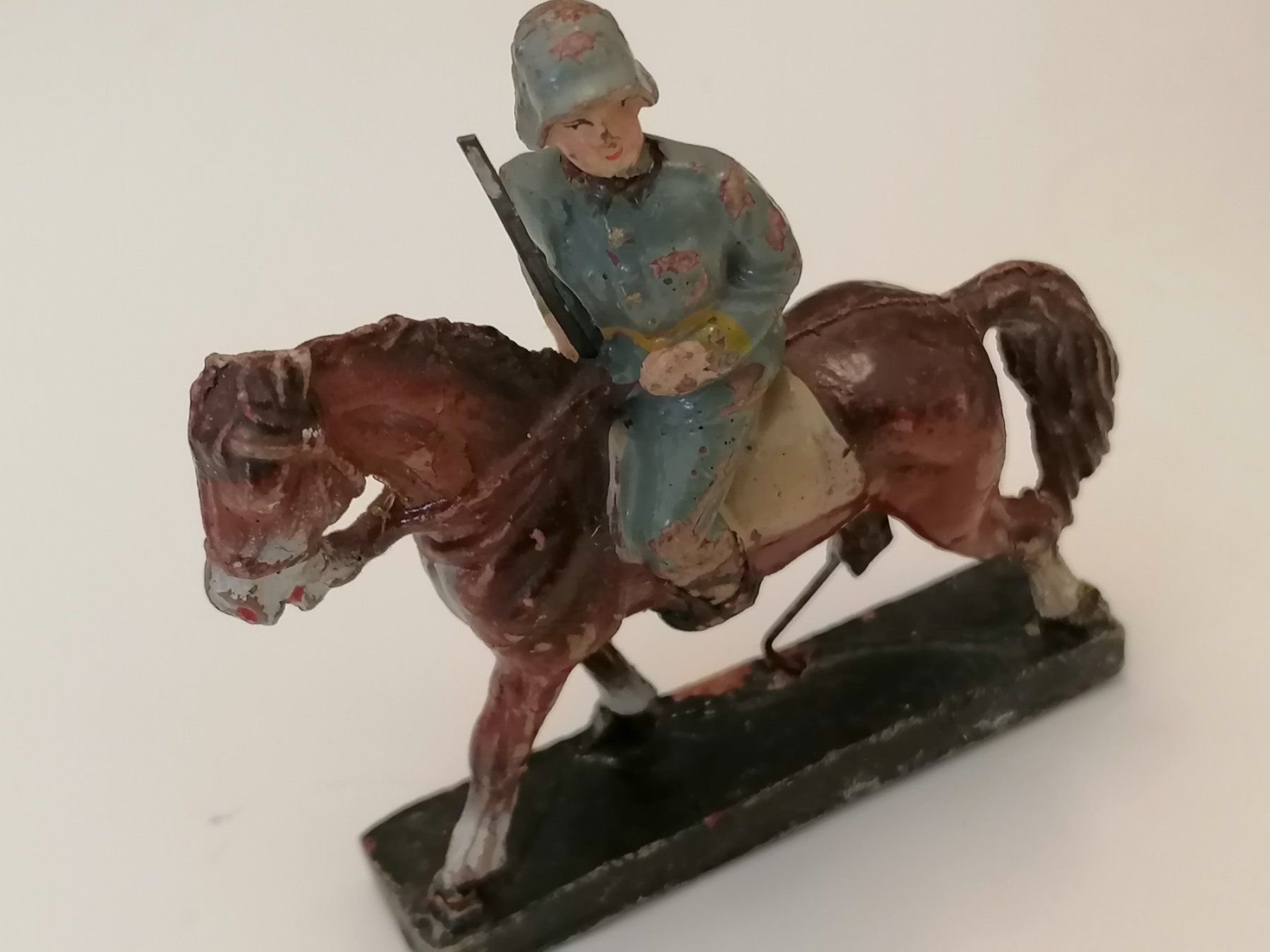 Spielzeuge: Leyla Soldat mit Pferd – Gebraucht aus Basel von vintagecollector 3