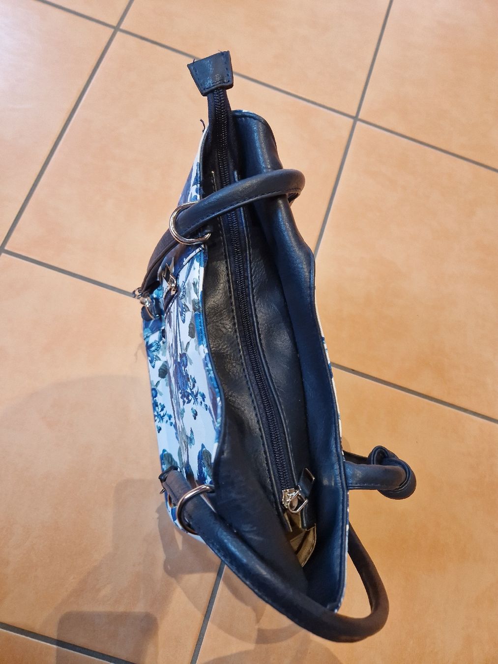 Borse da donna: Tasche Blumen blau / weiss – Usato da Lichtensteig venduto da Cocabana_16 4