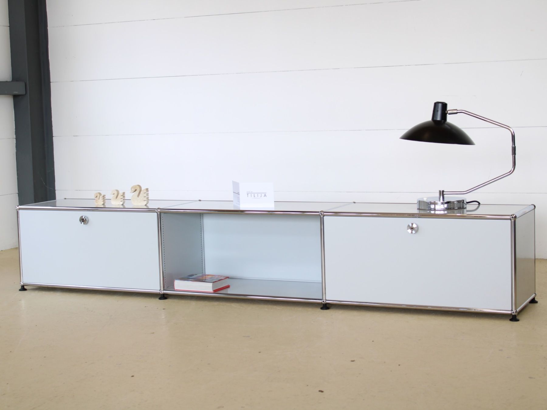 USM Kommoden: USM Lowboard in Lichtgrau – Gebraucht aus Meinisberg von atelier_TILIJA