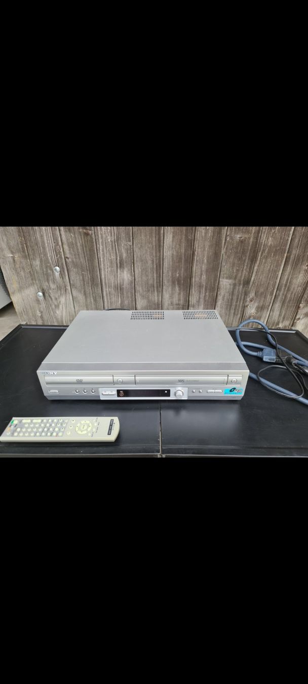 Sony Lecteur multimedia & Streamer: Sony DVD/VHS Player Recorder – D'occasion à Niederlenz par DaveDasWahnsinn 6