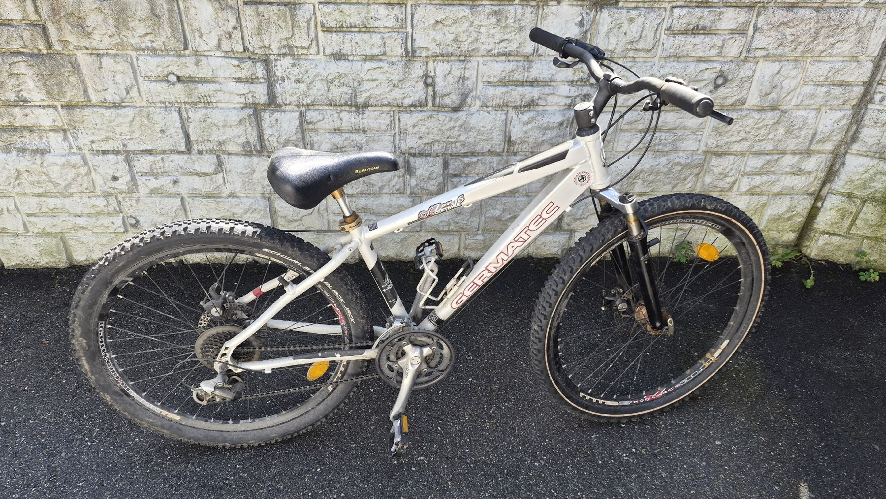 Velos: Fahrrad, Velo – Defekt aus Zweisimmen von Akira-2017 3