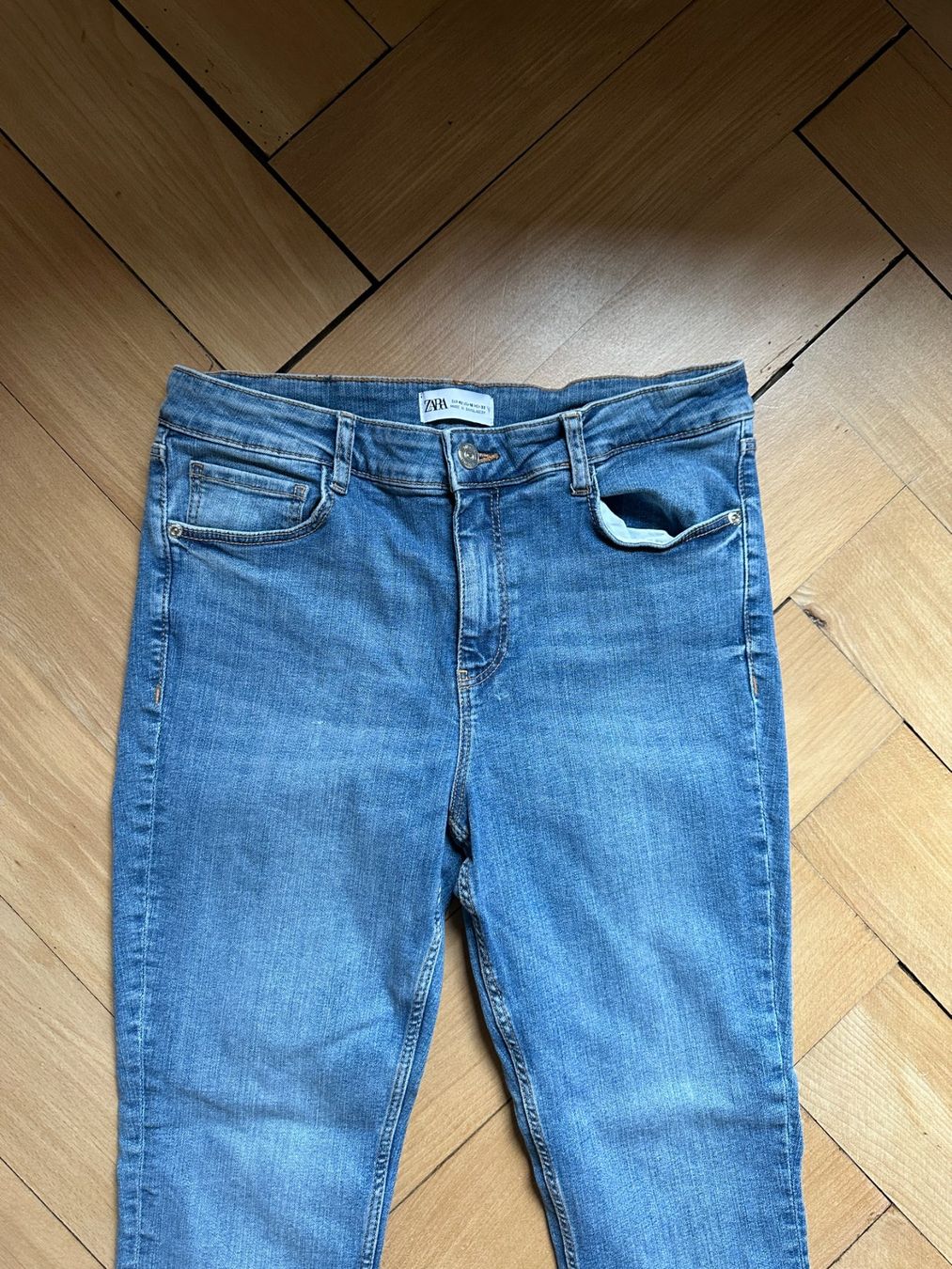 Zara Jeans: ZARA - Skinny Jeans hellblau 42 – Usato da Zürich venduto da Diazaio 1