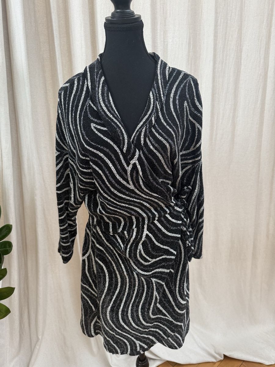 Zara Vestiti: Elegantes Wickelkleid mit Glitzer, Gr. M – Usato da Rüti ZH venduto da Evoire