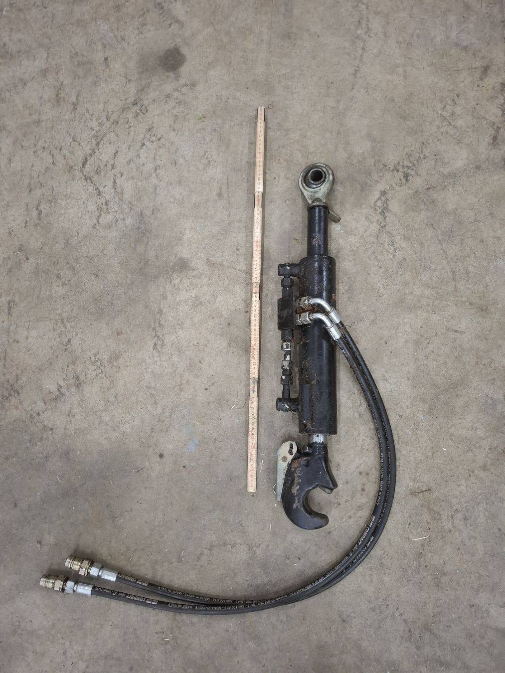 Tutte le macchine: Zu Verkaufen Hydraulischer Oberlenker – Usato da Bärschwil venduto da wrangler84