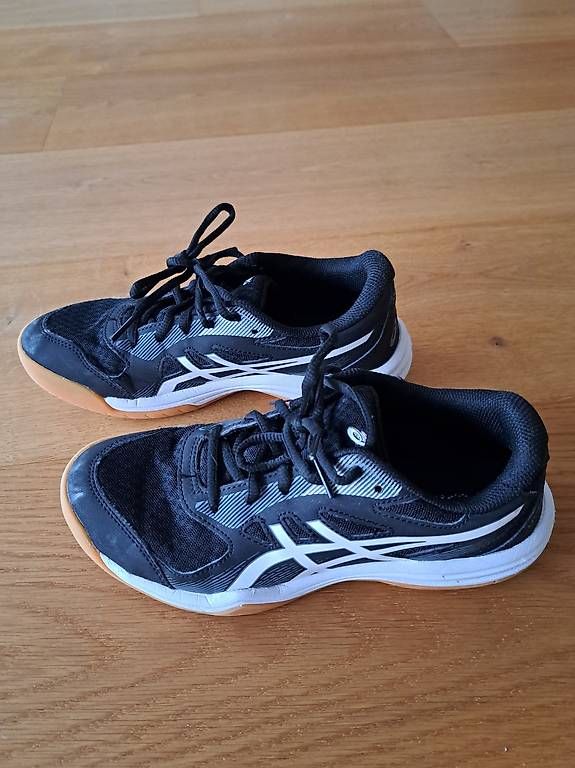 Asics Scarpe da uomo: Asics Hallenturnschuhe Gr 39 – Usato da Küssnacht am Rigi venduto da cathib79 1