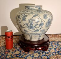 Antique big size Chinese blue and white vase 