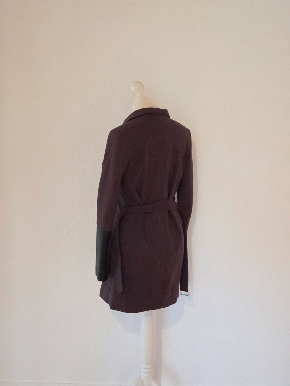 Bershka Giacche: Jacke Bershka – Usato da Wängi venduto da Bibo4. 4