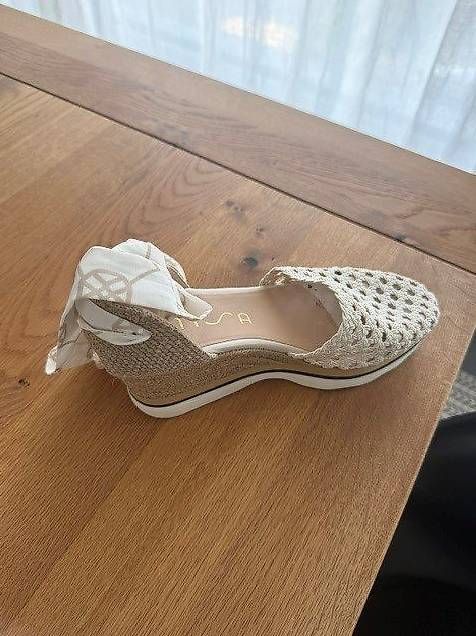 Damenschuhe: Espadrille Keilsandaletten UNISA – Gebraucht aus Lyss von Sakeu 2