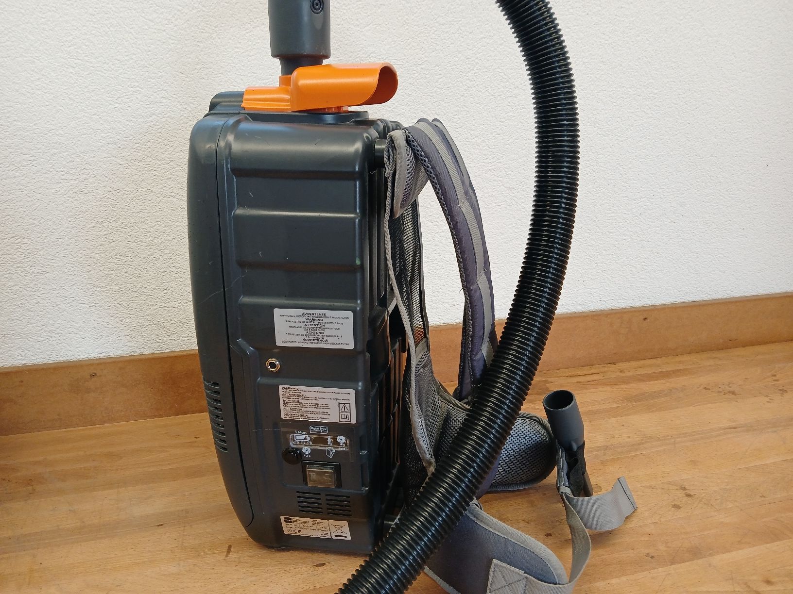 Aspirapolveri & Accessori: Taski Rückensauger Aero BP plus – Usato da Uttwil venduto da Hoyomonterey 1