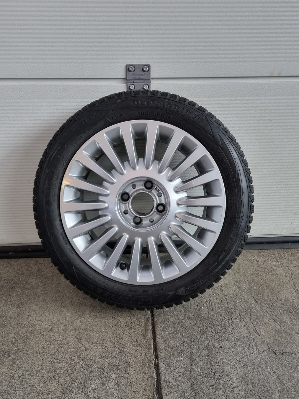 Fiat Pneus & Roues: Fiat 500 Winterräder – D'occasion à Kirchdorf AG par Cartastic_AG 3