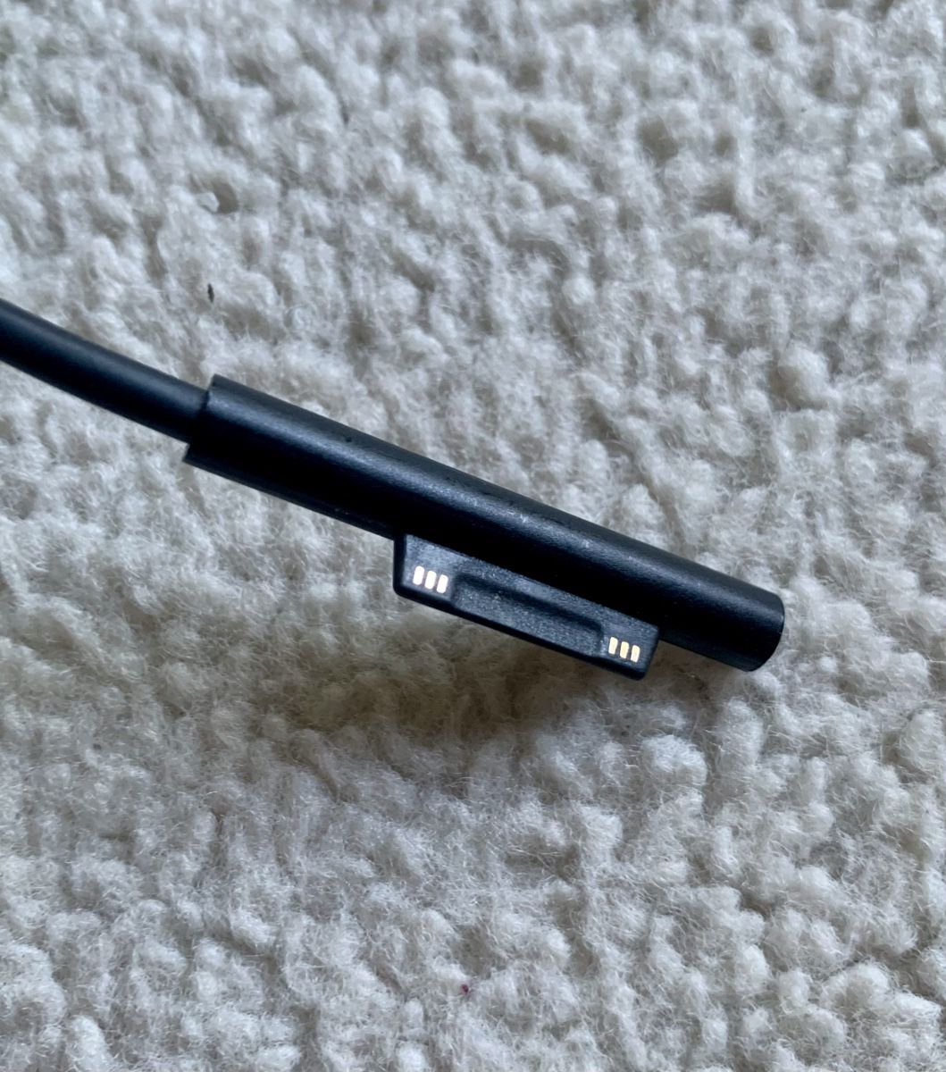 Microsoft Ladegerät: Netzteil Surface 65W – Gebraucht aus Bern von SaleOutPhil 1