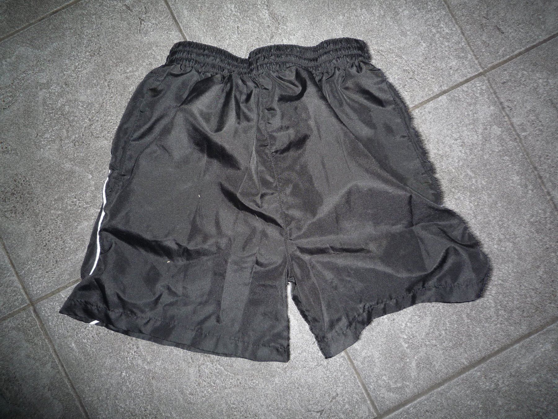 Pantaloni: TURNHOSE GRÖSSE 140 – Usato da Andwil SG venduto da schmei