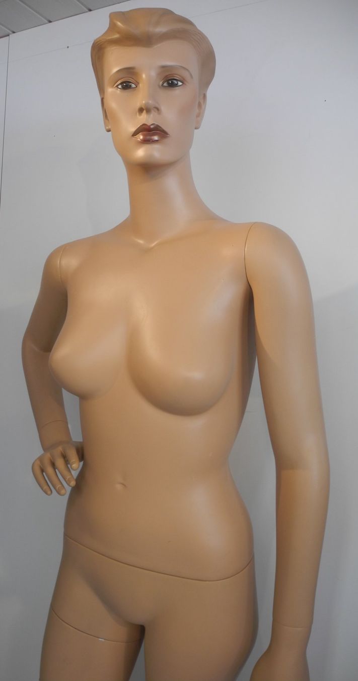 Altro in Decorazioni & Accessori: Schaufensterpuppe / Mannequin antik "Heidi" – Usato da Kottwil venduto da Crazyrolf 3
