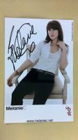 MelanieC, Original Autogramm auf Foto in Farbe