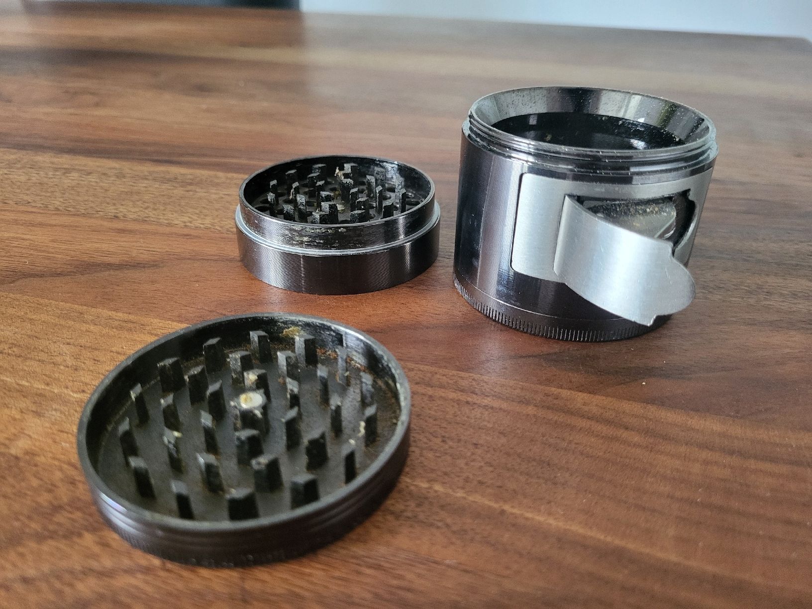 Küchengeräte: Blüten Müle  – Gebraucht aus Fruthwilen von Mostro-Medusa 5