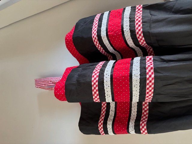Vestiti: Wunderschönes DIRNDL inkl. Bluse (Komplett) – Usato da Zürich venduto da CoCos_Closet 7