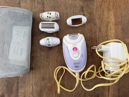 Braun Silk-épil Xelle Epilierer mit Zubehör & Tasche