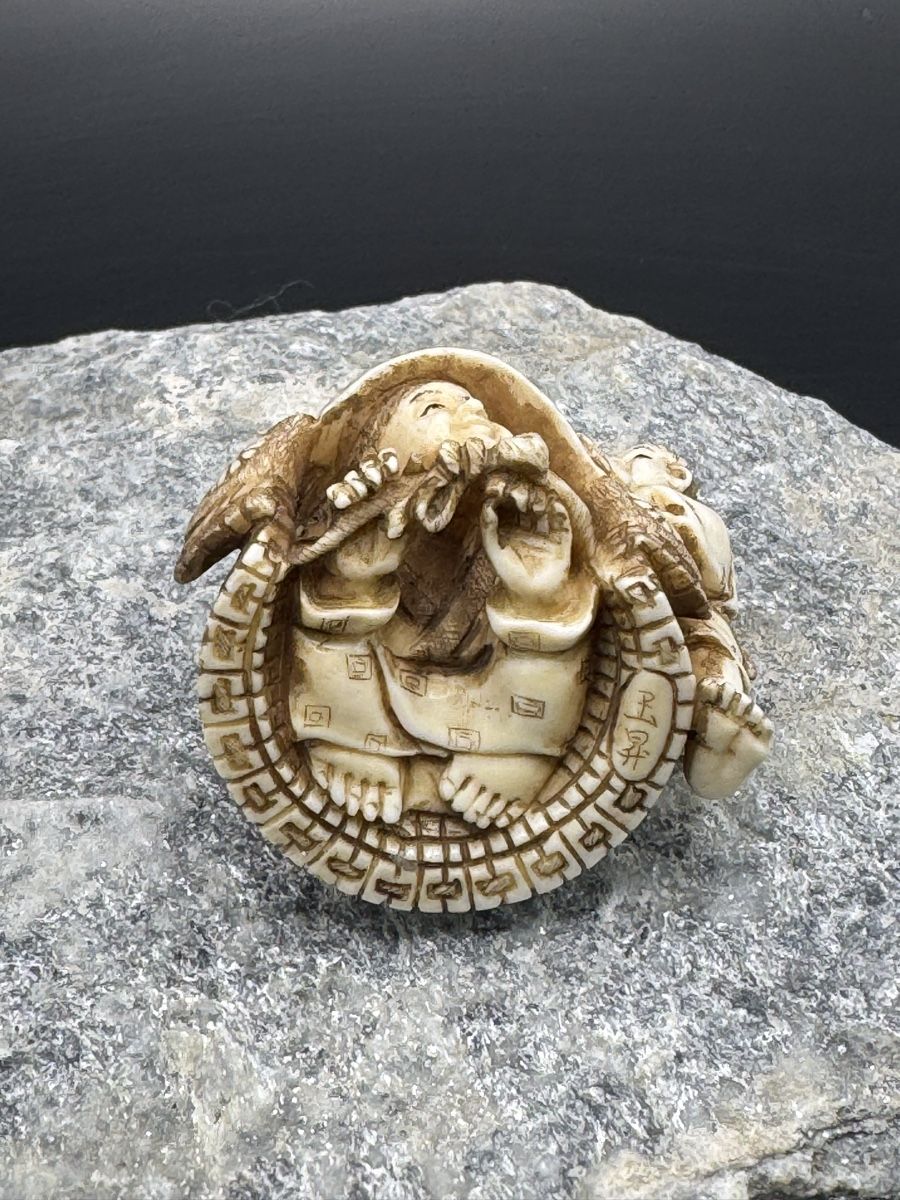 Statuette: Netsuke  – enfant avec kabuto – Usato da Fiez venduto da Kirafinds 3