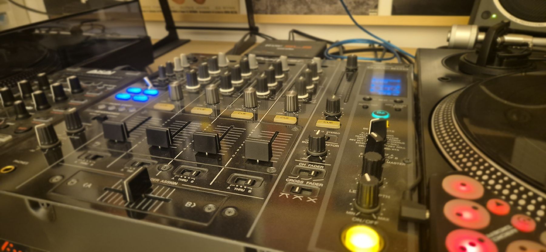 Pioneer Console di mixaggio: Pioneer DJM 800 – Usato da Orvin venduto da Rtx 1