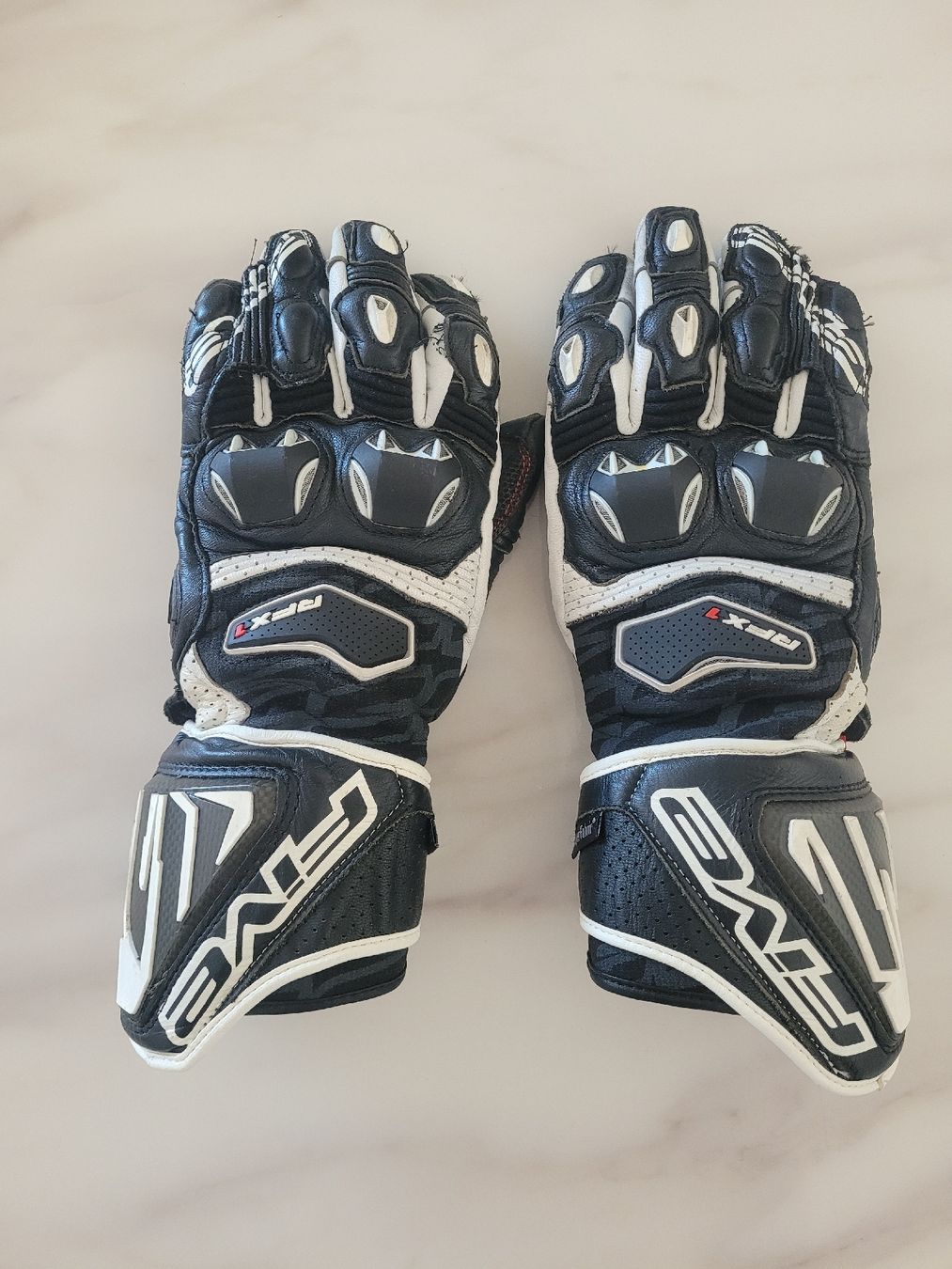 Altri accessori da uomo: FIVE RFX1 Motorradhandschuhe Leder Grösse M - Herren – Usato da Beinwil am See venduto da dca_vg5p 1