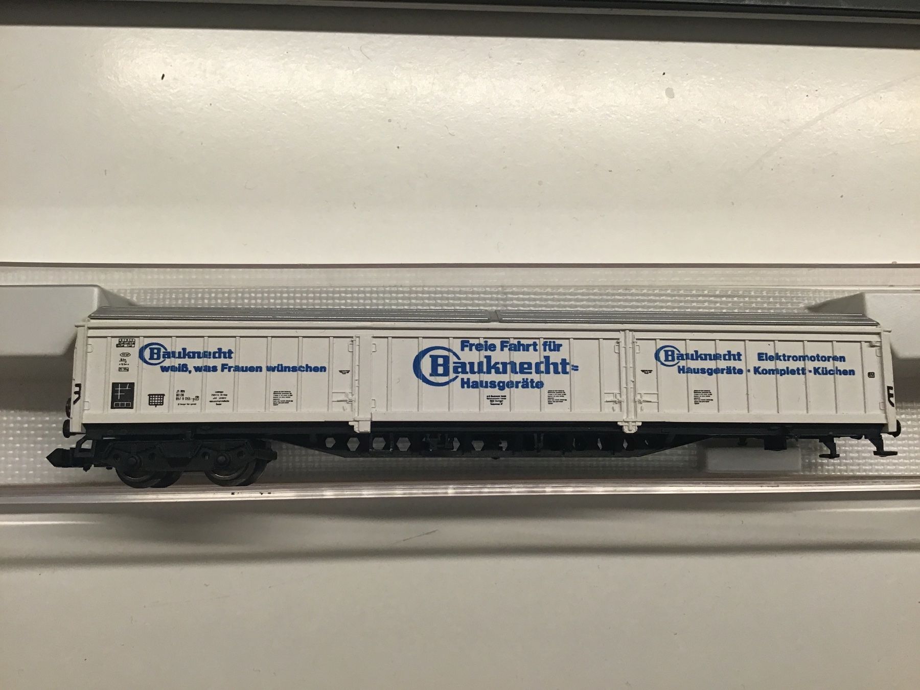 Fleischmann Modellini di ferrovie: Fleischmann Güterwagen 8389 - Bauknecht - DEFEKT – Usato da Männedorf venduto da Spezial-Modelle