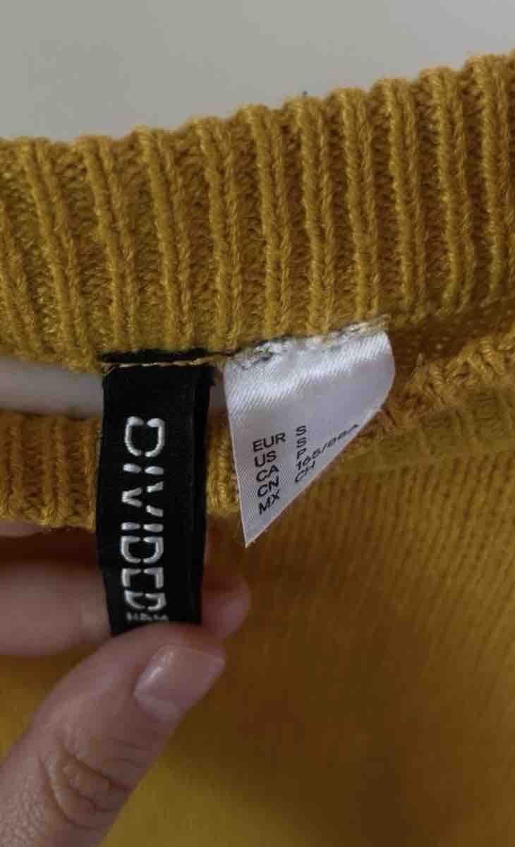 H&M Pullover & Sweatshirts: Divided by H&M Sweater Yellow Size S – Gebraucht aus St-Gingolph von Ynatka 1