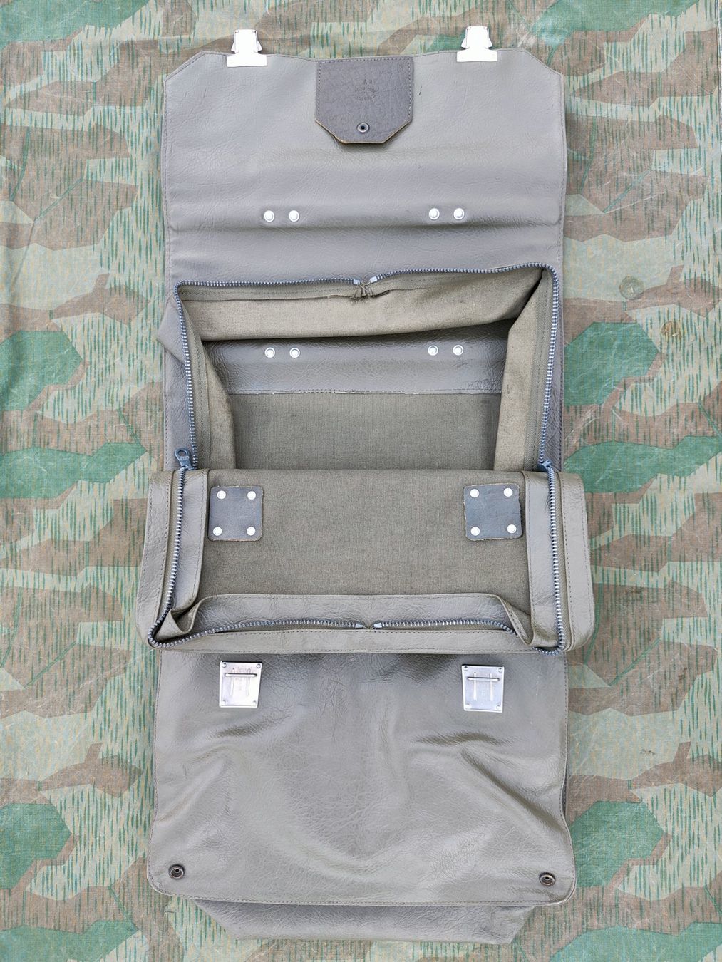 Schweizer Armee Uniformen: Effektentasche Ord. 1958 von 1967 – Gebraucht aus Bauma von SwissMilitaria 3