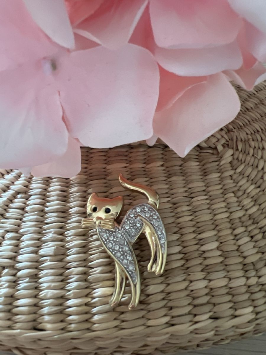 Broches & Aiguilles: Schöne Katzen Brosche  – Neuf (Voir description) à Seon par Sunny-Schmuck78