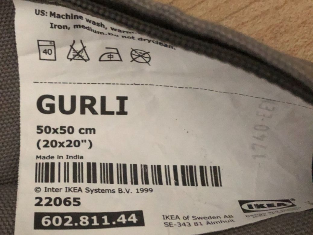 Ikea Cuscini: Zwei kuschelige Kissen aus Samt, Anthrazit – Nuovo (secondo la descrizione) da Arlesheim venduto da OmnIa55 6