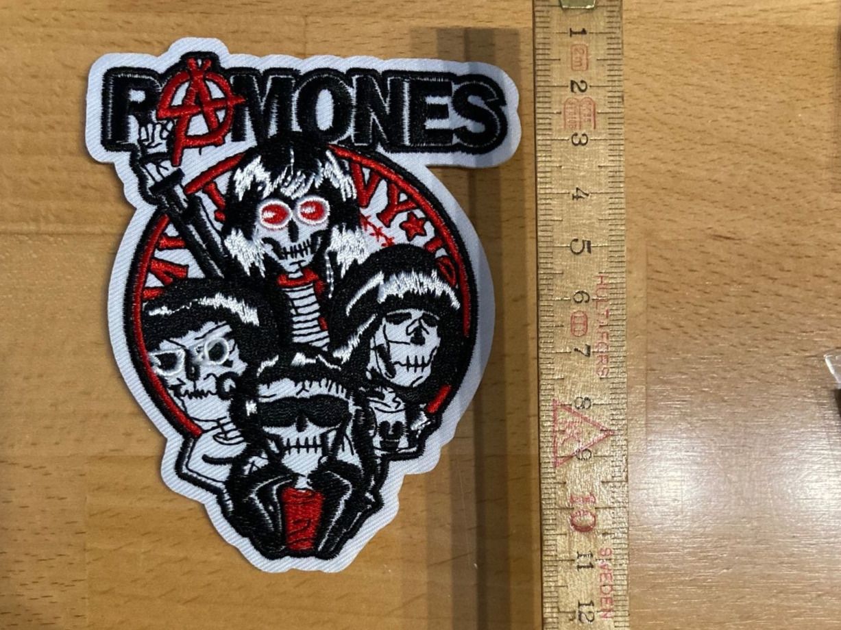 Toppe: Ramones Patch Sticker Aufnäher Metal Rock Band – Nuovo (secondo la descrizione) da Horn venduto da abutre72