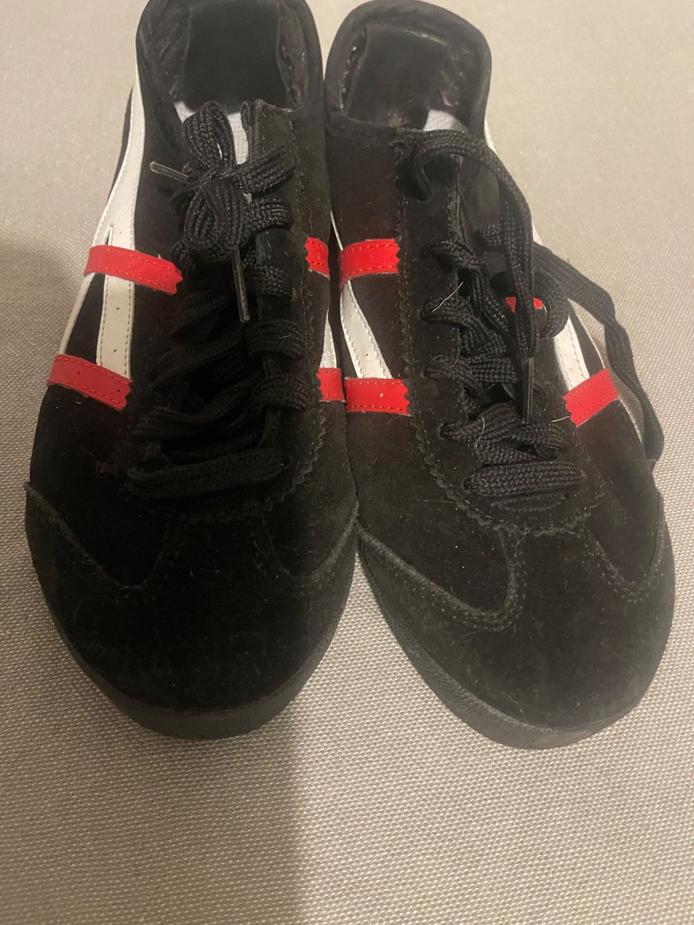 Scarpe da uomo: Sneaker Wildleder wie neu – Usato da Hinterkappelen venduto da simona67 1