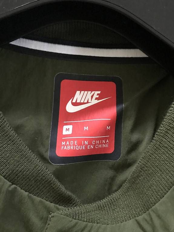 Camicie: Chemise NIKE verte M – Usato da Muri b. Bern venduto da Saldayann 2
