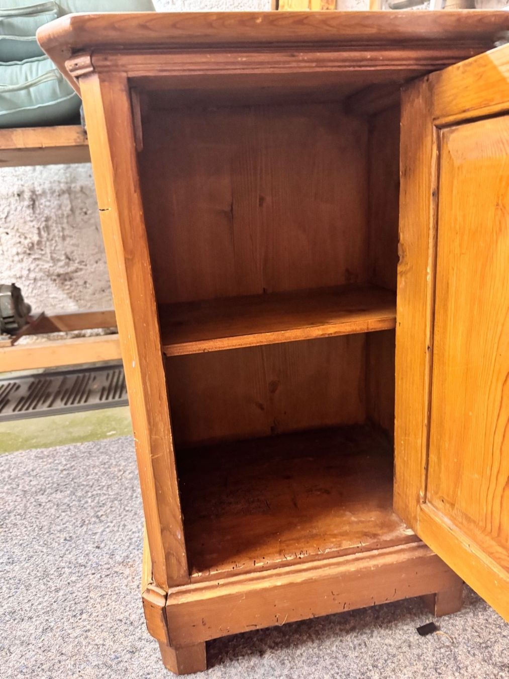 Comodini: Antiker Nachttisch – Usato da Romanshorn venduto da chilli965 1