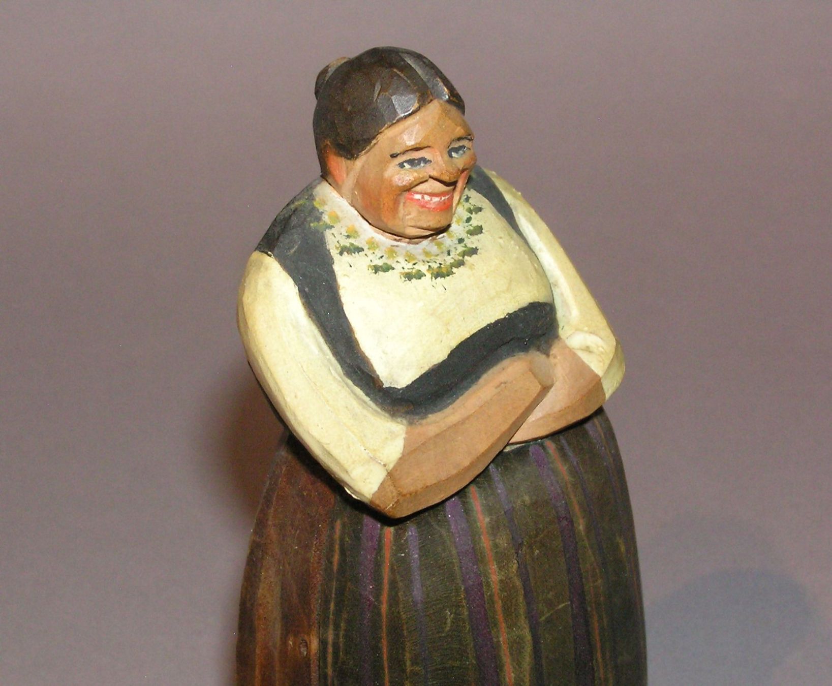 Figurines: HUGGLER BRIENZ HANDGSCHNITZTE BÄUERIN – D'occasion à Grenchen par Antique-hunter 6