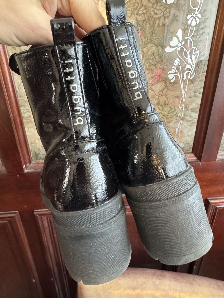 Bugatti Scarpe da donna: Bugatti Stiefeletten Lackleder – Usato da Obfelden venduto da cesarina10 2