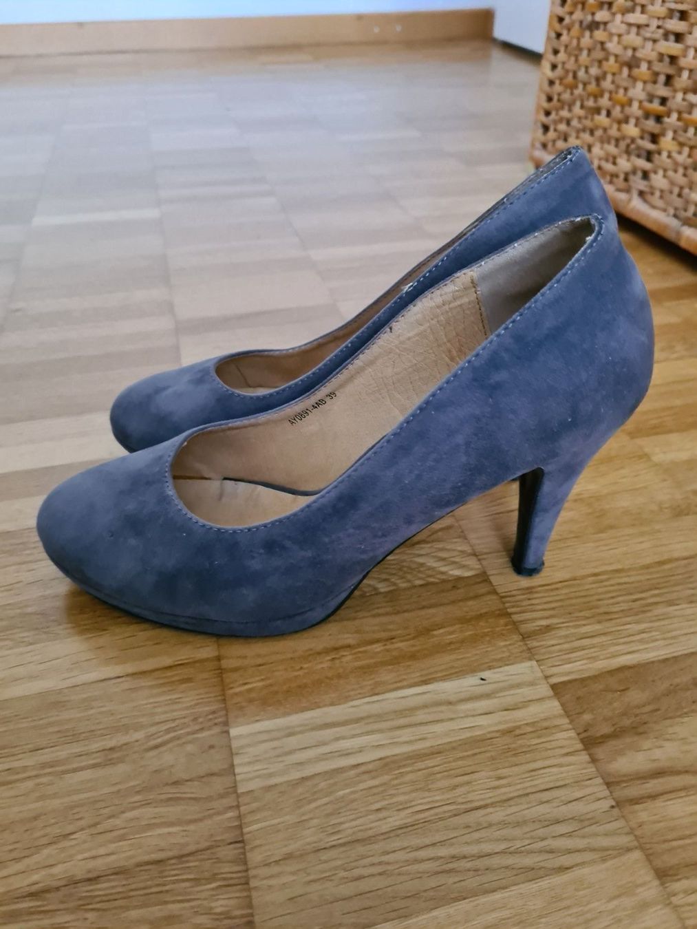 Scarpe da donna: Pumps Gr.39 – Usato da Jona venduto da Good_luck_