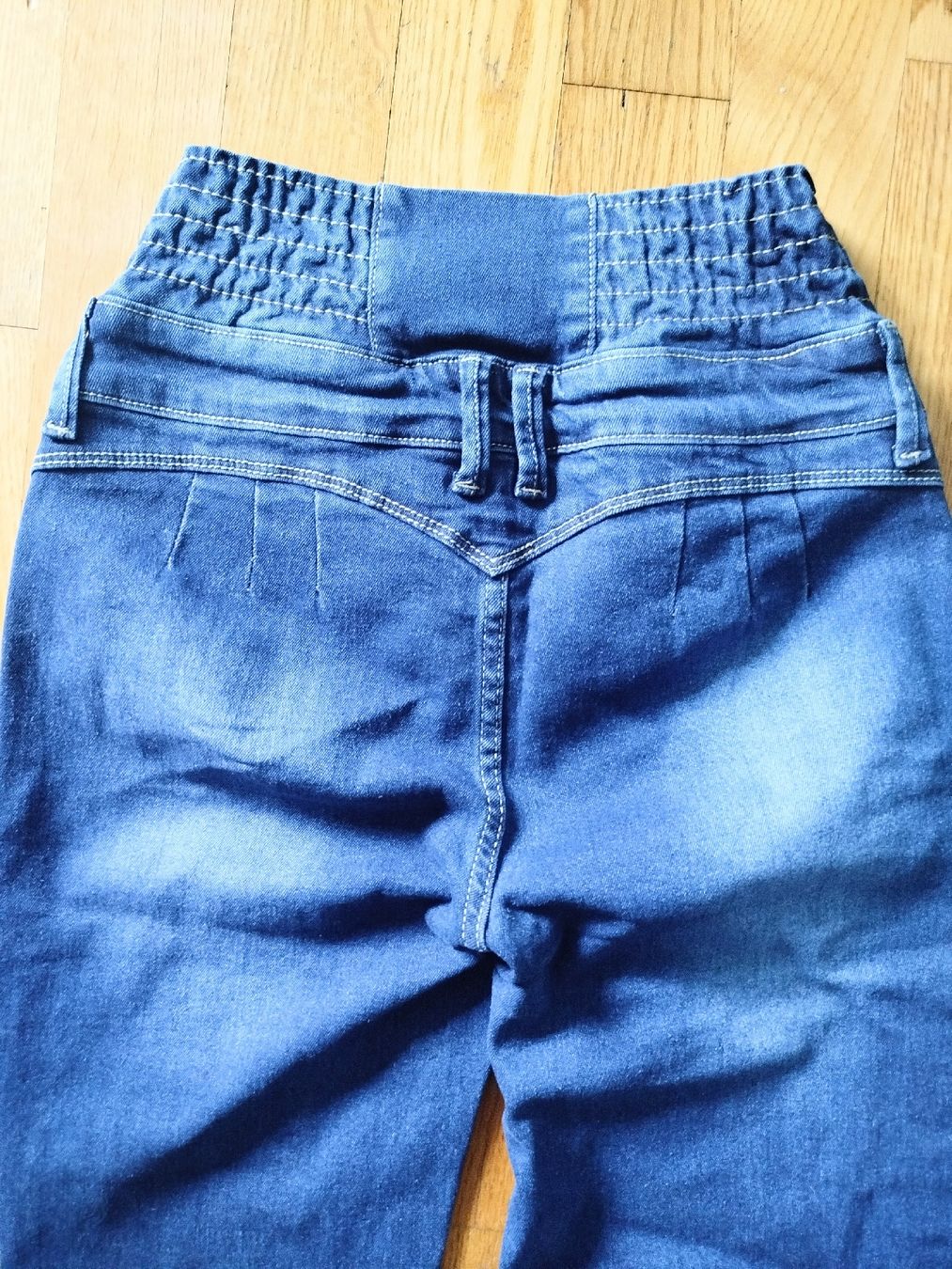Jeans: Schlaghose, Größe S – Neu und originalverpackt aus Wauwil von Sanczeza 2