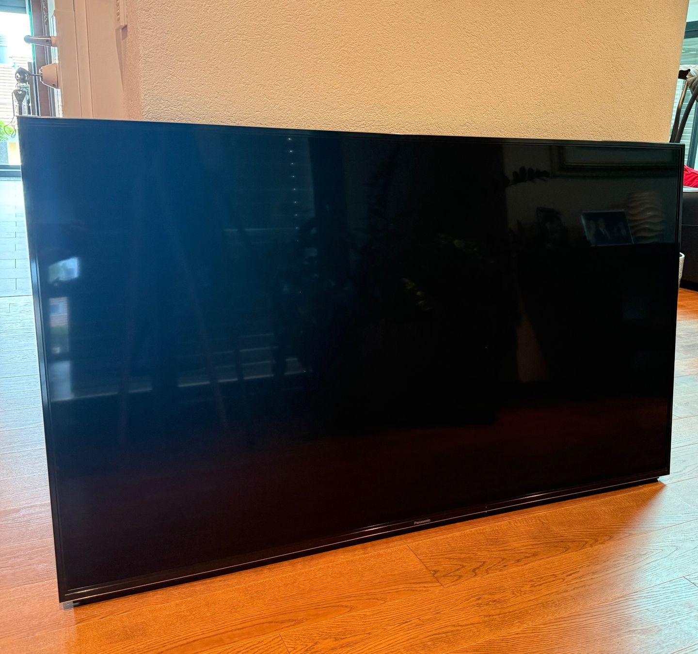 Panasonic Fernseher: Panasonic TX-65AXW804 LCD TV – Defekt aus Mont-sur-Rolle von kev_bzs9