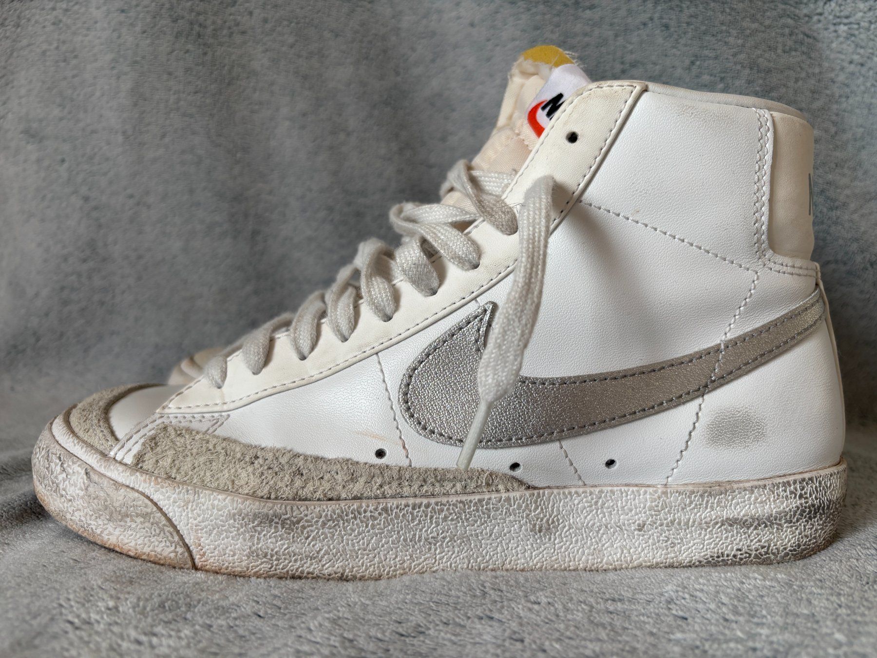 Nike Chaussures femmes: Nike Blazer Mid '77 Summit Weiss Silber, Gr. 39 – D'occasion à Birmenstorf AG par tritonius