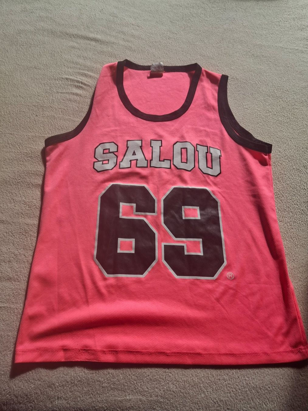 T-shirt: T-shirt - liquette rose taille S marque Nirvana – Usato da Villiers venduto da san_jn5w
